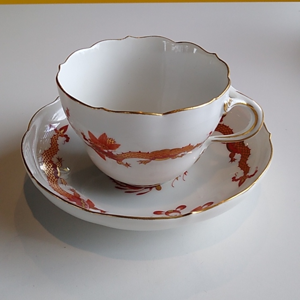 Meissen Hand Painted Iron Red & Gold Court Dragon Tea Cup & Saucer